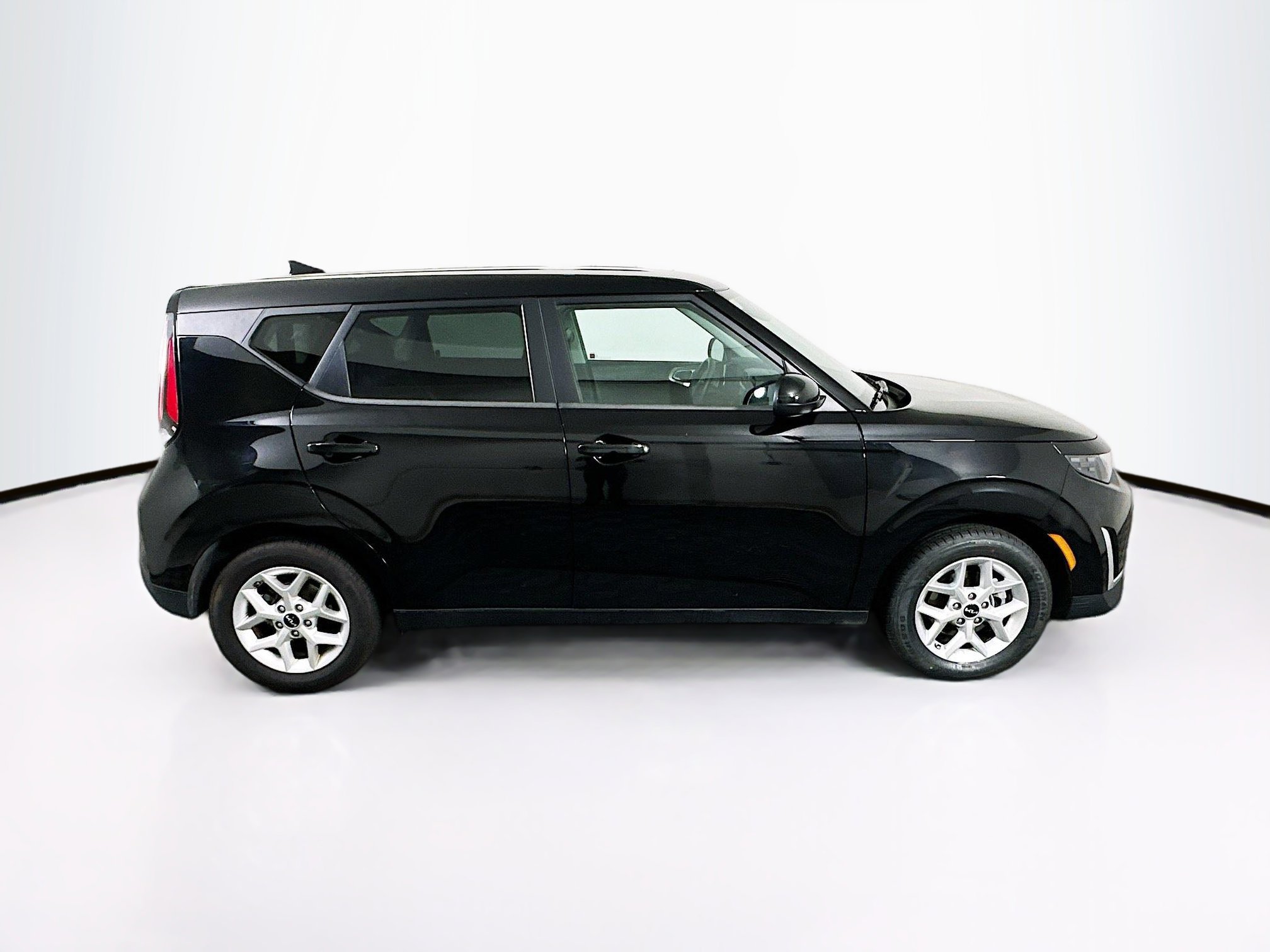 Used 2025 Kia Soul LX w/ LX Technology Package image 10