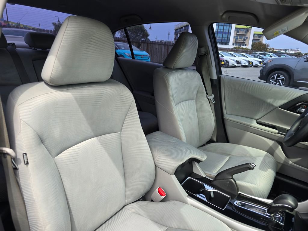 Used 2017 Honda Accord LX image 26