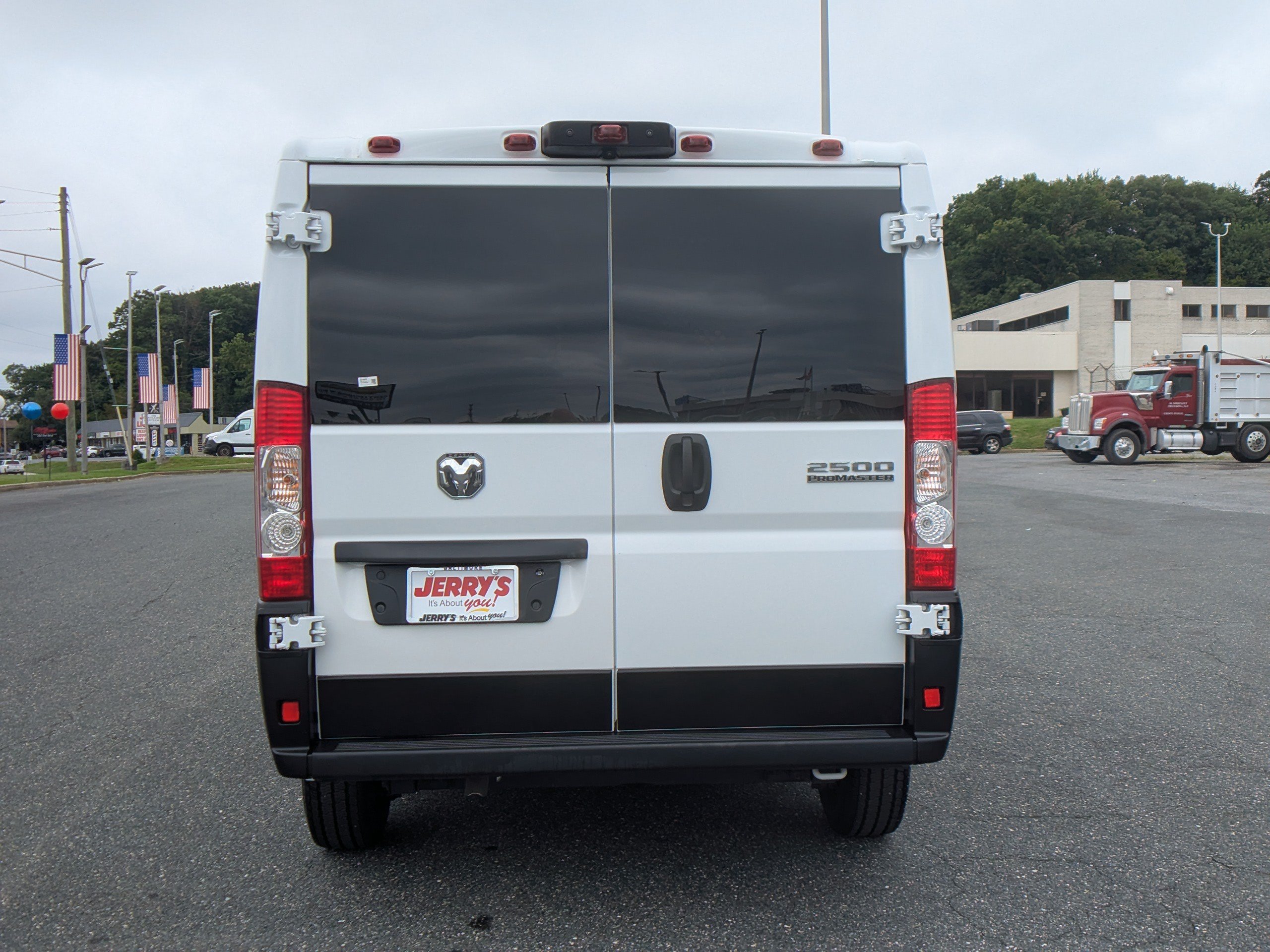 Used 2025 RAM ProMaster 2500 w/ U-Haul Equipment Group FWD image 7