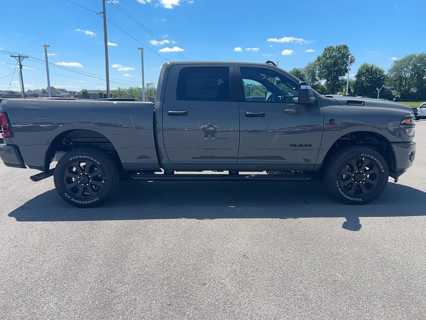 New 2026 RAM 2500 Big Horn AWD/4WD image 2