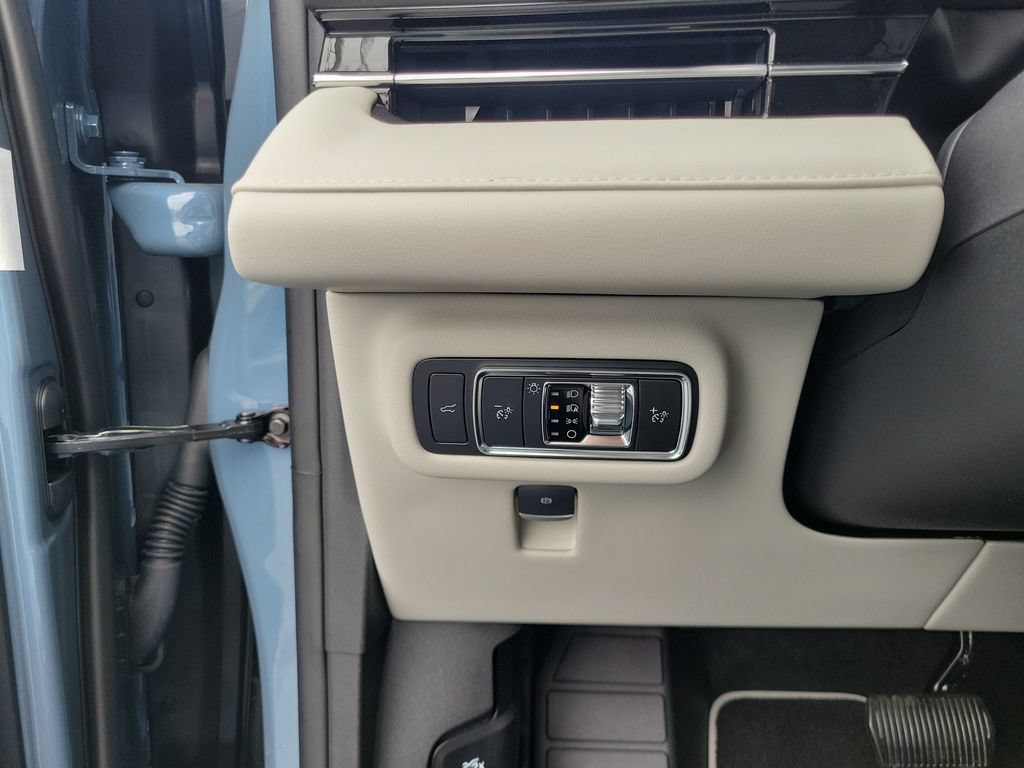 New 2026 Lincoln Nautilus Premier AWD/4WD image 23