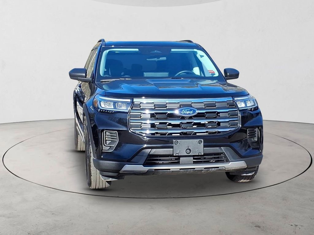Used 2025 Ford Explorer Active image 2