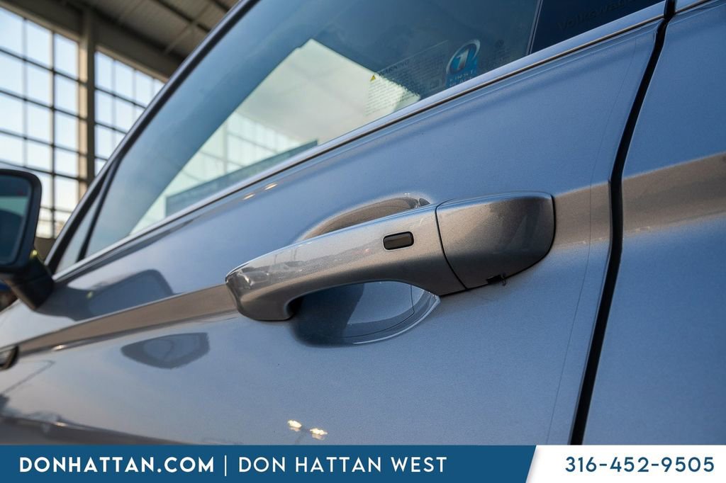 Used 2023 Volkswagen Tiguan SE FWD image 37
