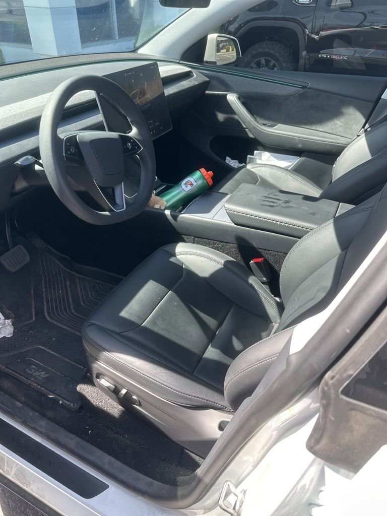 Used 2026 Tesla Model Y Long Range image 7
