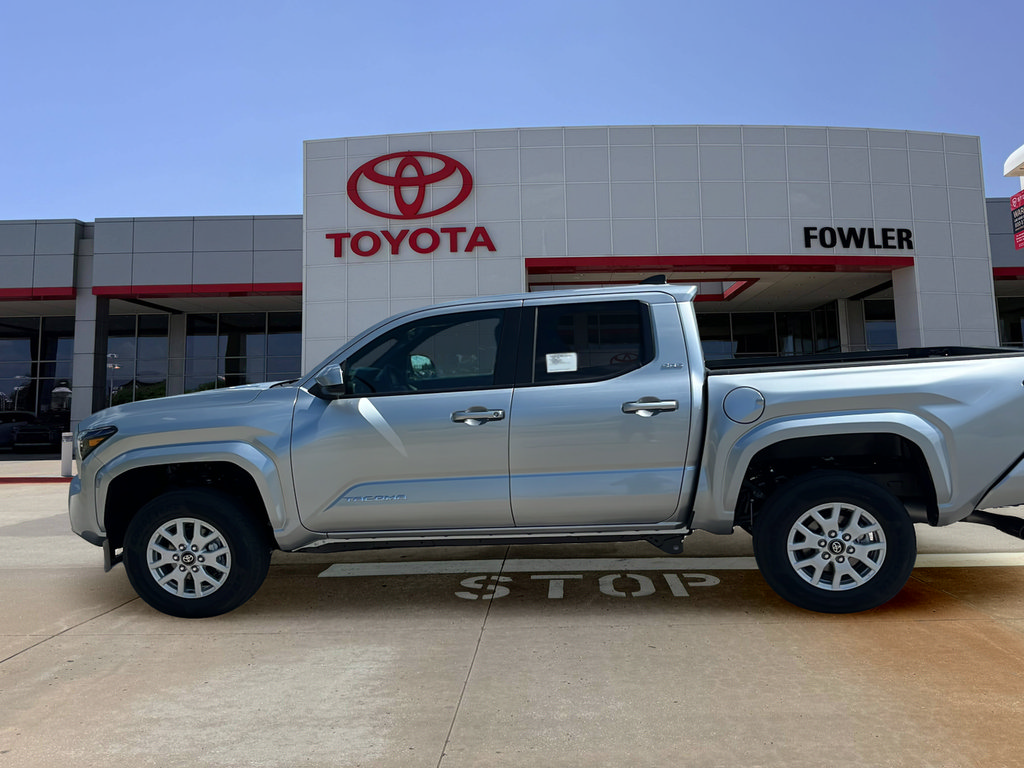 New 2026 Toyota Tacoma SR5 AWD/4WD image 3