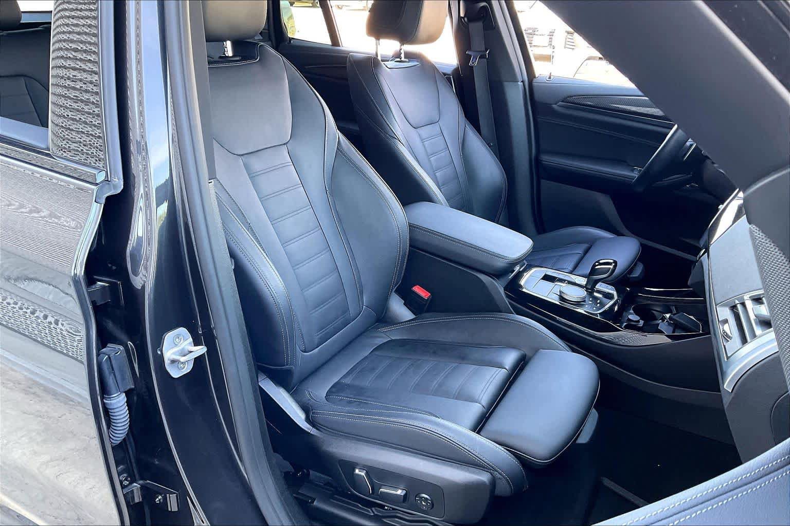 Used 2024 BMW X3 M40i w/ Premium Package image 9