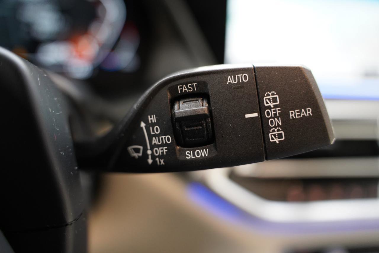 Used 2022 BMW X7 M50i w/ Dynamic Handling Package image 15