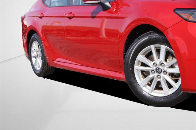 Certified 2025 Toyota Camry LE image 3
