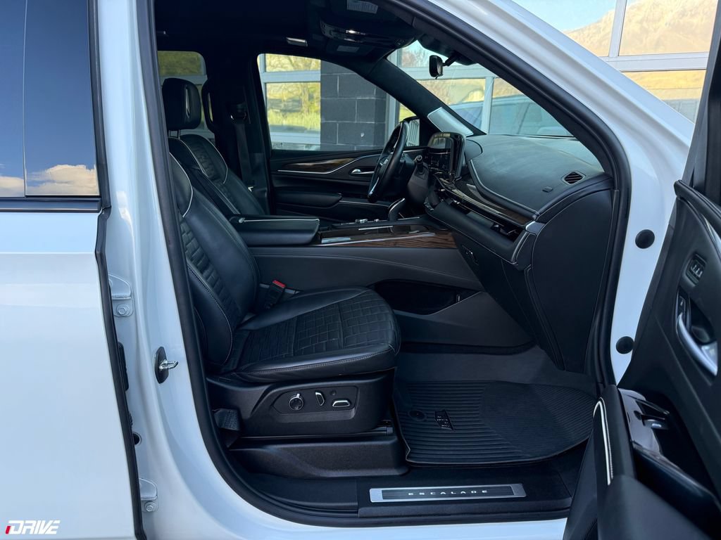 Used 2023 Cadillac Escalade ESV Sport Platinum w/ LPO, Floor Liner Package AWD/4WD image 18