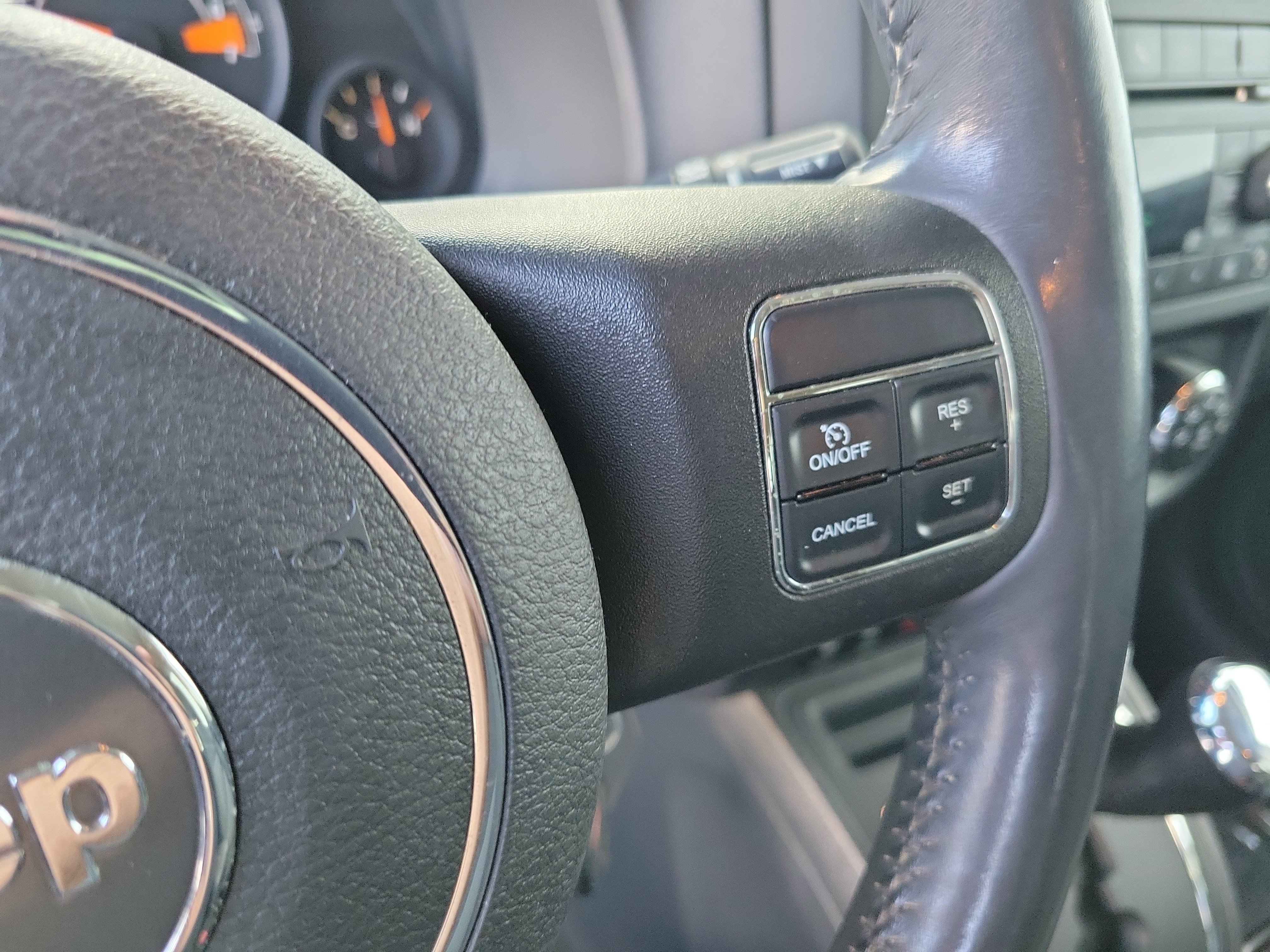 Used 2014 Jeep Patriot Latitude w/ All Weather Capability Group AWD/4WD image 22
