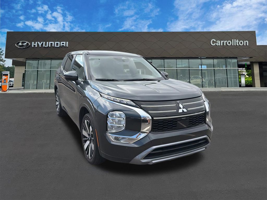 Used 2025 Mitsubishi Outlander SE FWD image 3