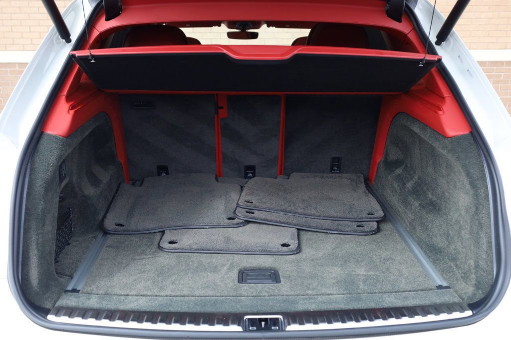 Used 2023 Bentley Bentayga Extended Wheelbase image 16