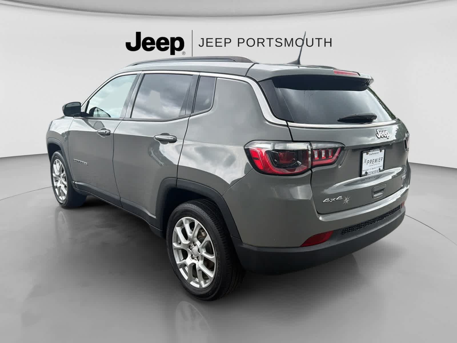 Used 2023 Jeep Compass Latitude AWD/4WD image 6