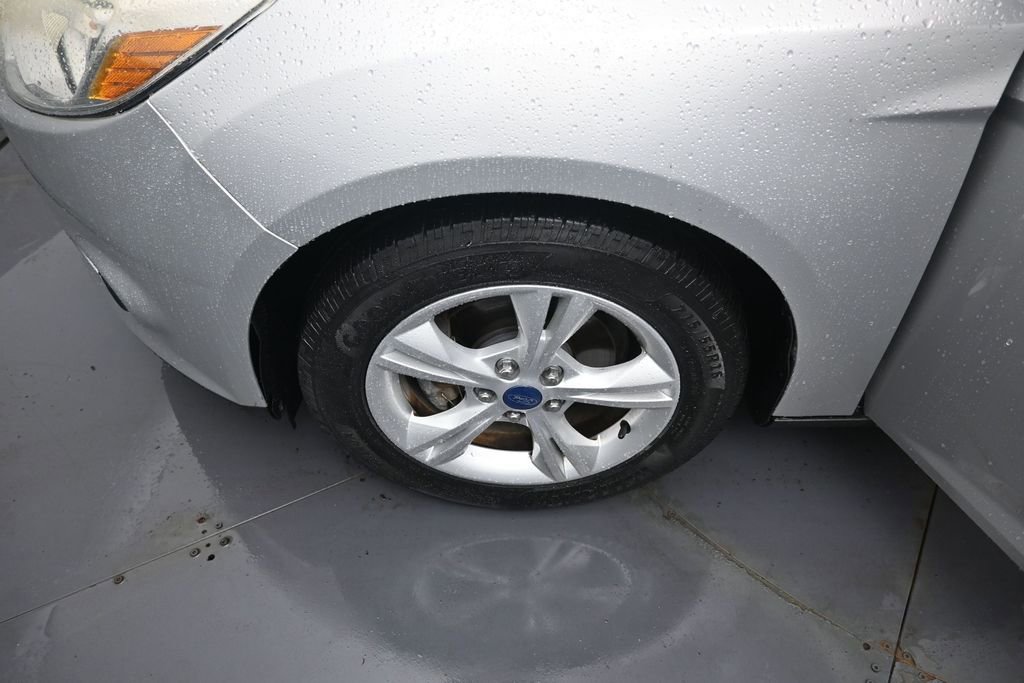 Used 2013 Ford Focus SE FWD image 30