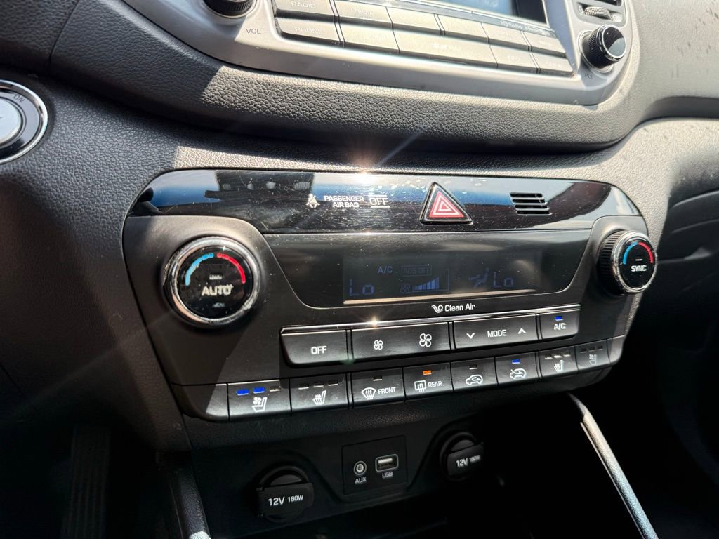Used 2016 Hyundai Tucson Limited w/ Option Group 03 FWD image 17