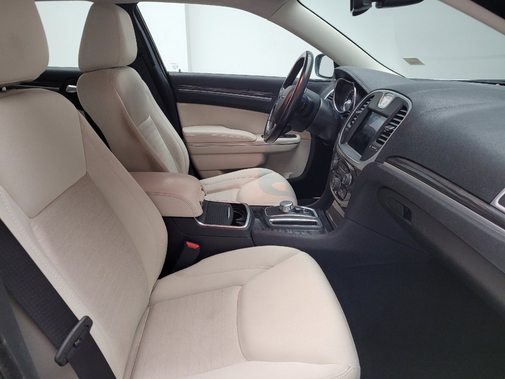 Used 2019 Chrysler 300 Touring w/ Driver Convenience Group RWD image 21