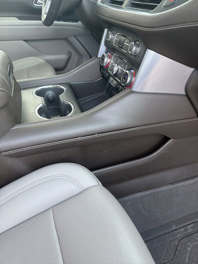 Used 2023 GMC Yukon SLT w/ SLT Luxury Package image 27