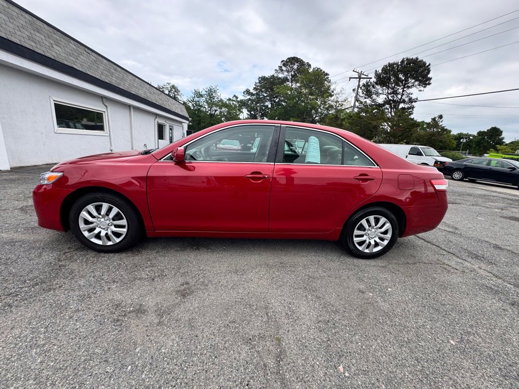 Used 2011 Toyota Camry LE FWD image 8
