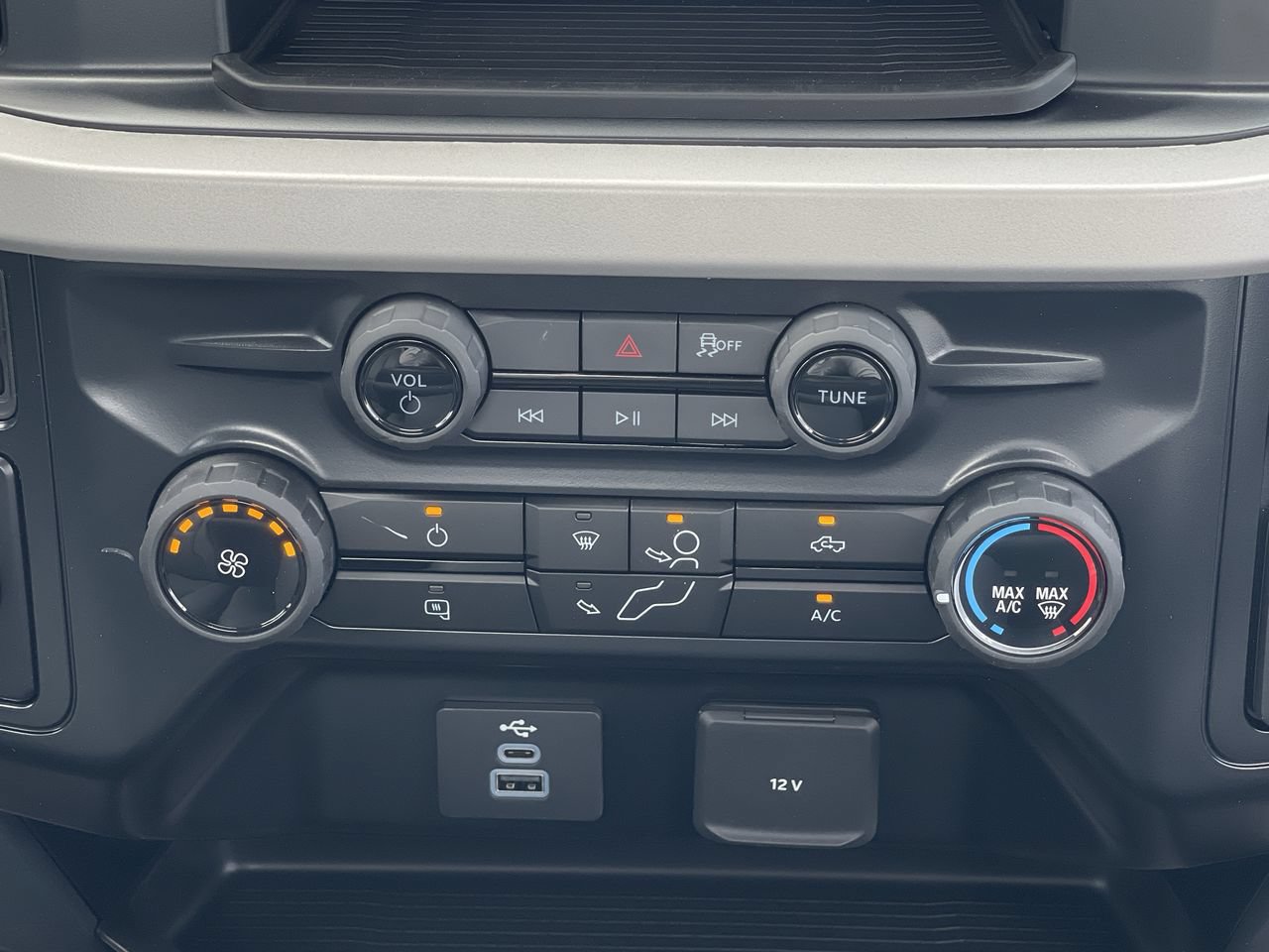 New 2025 Ford F550 2WD Regular Cab Super Duty image 13