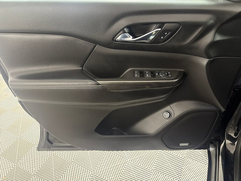 Used 2018 GMC Acadia SLT image 10