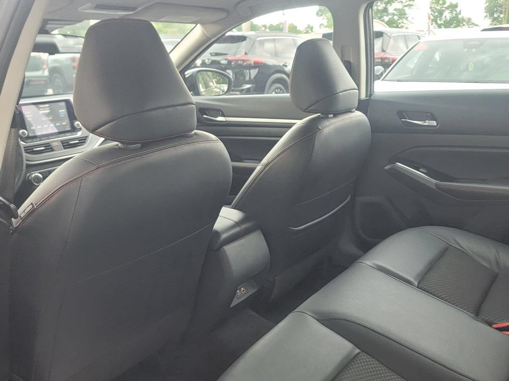 Used 2024 Nissan Altima 2.5 SR FWD image 13