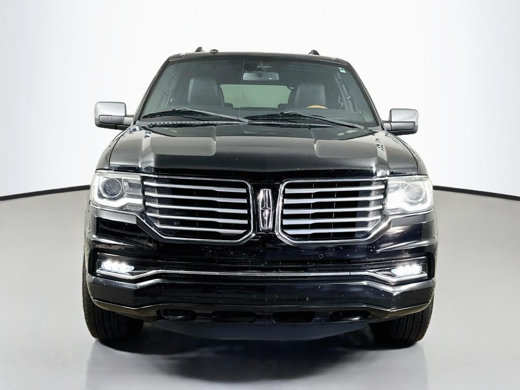 Used 2017 Lincoln Navigator L Select RWD image 2