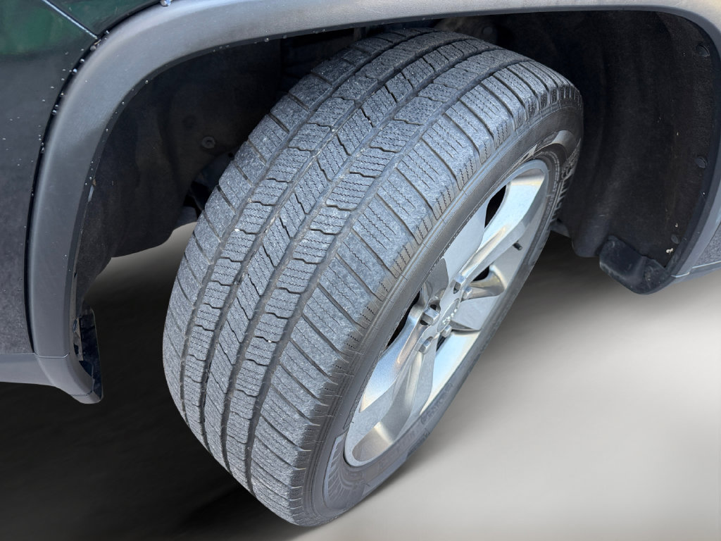 Used 2014 Jeep Grand Cherokee Limited AWD/4WD image 10