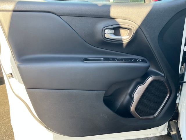 Used 2023 Jeep Renegade Latitude image 22