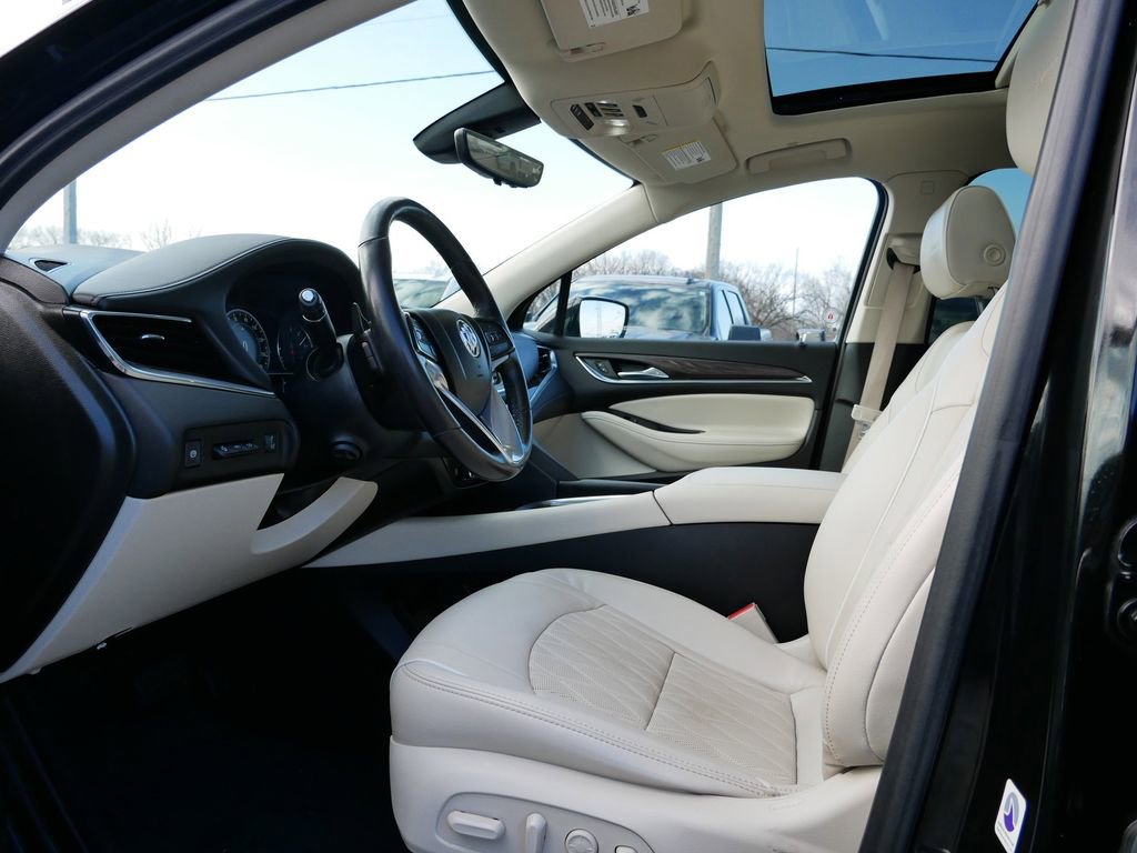 Used 2022 Buick Enclave Avenir w/ Avenir Technology Package AWD/4WD image 14
