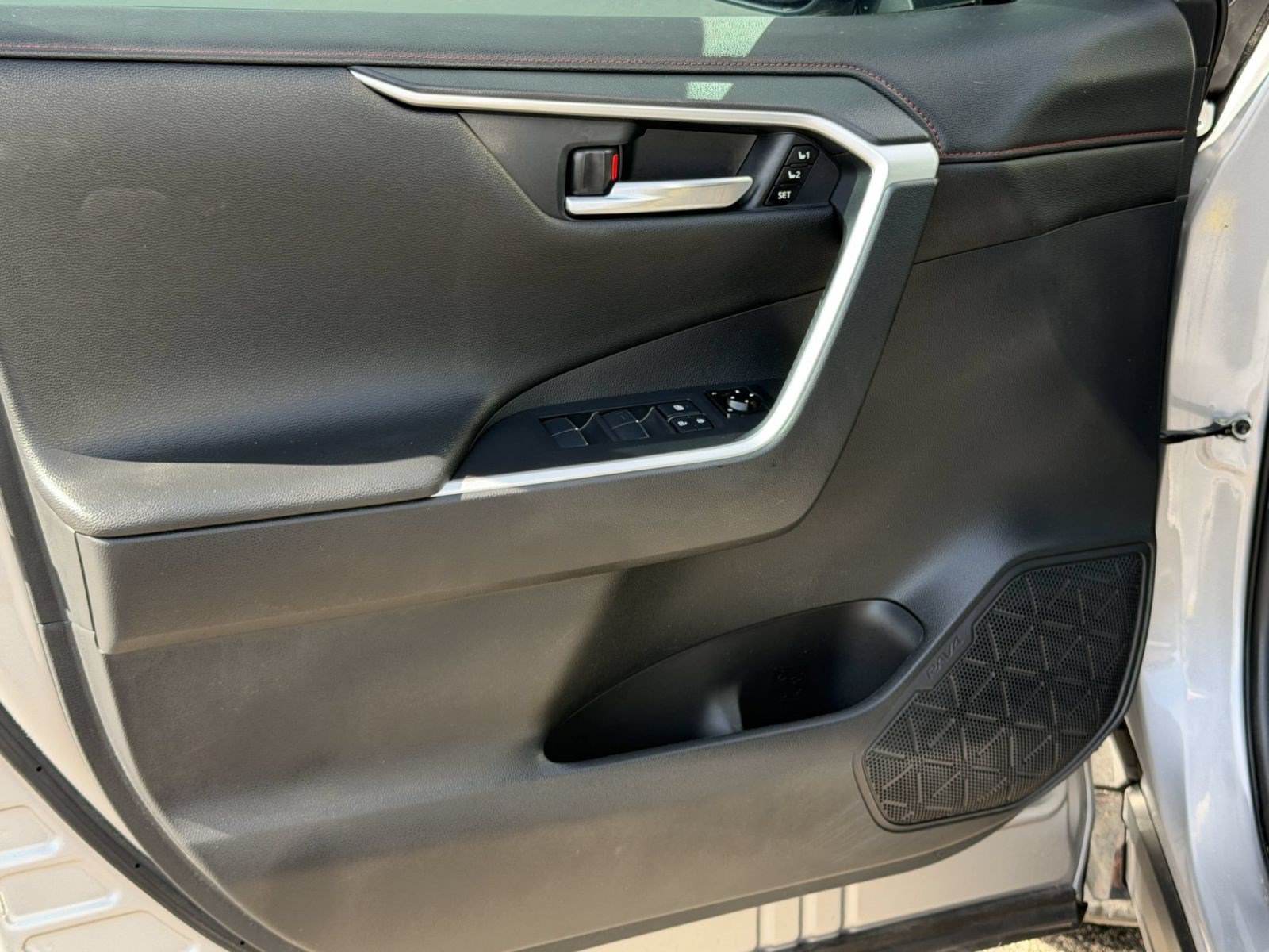 Certified 2021 Toyota RAV4 XSE w/ Premium Package AWD/4WD image 14