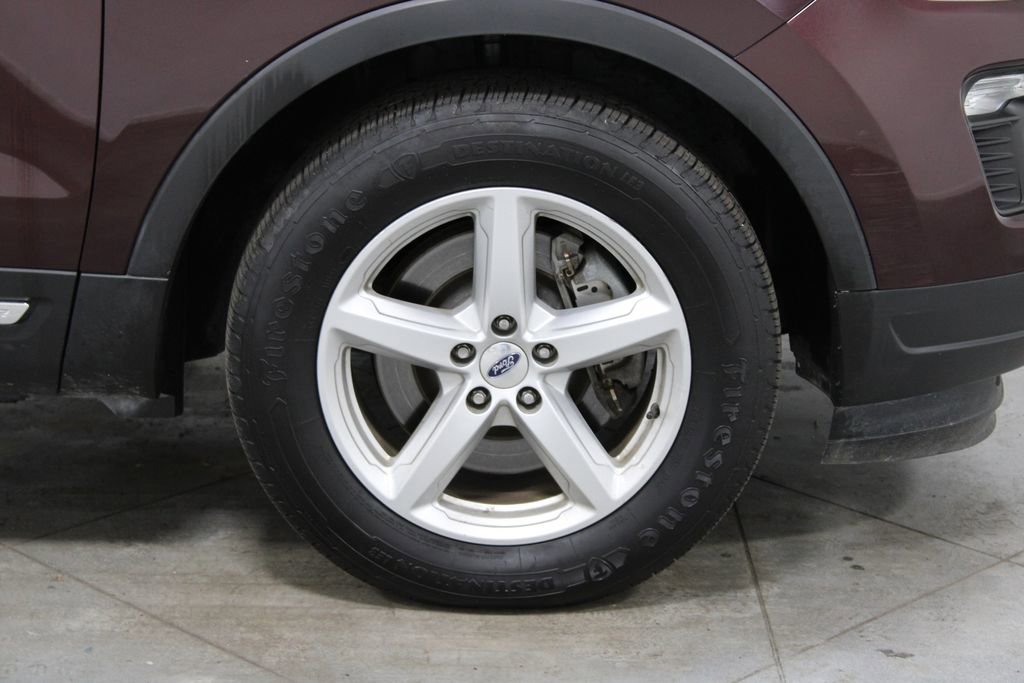 Used 2019 Ford Explorer XLT w/ Equipment Group 202A image 12