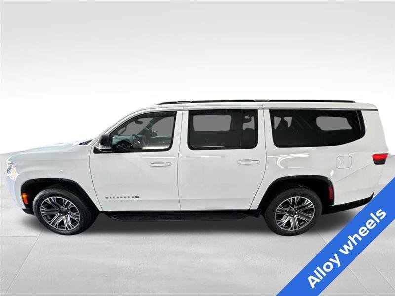 Used 2024 Jeep Wagoneer L Series II w/ Flexible Seating Group AWD/4WD image 8