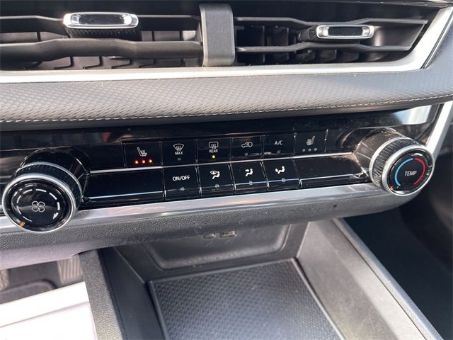 Used 2025 Chevrolet Equinox LT image 19