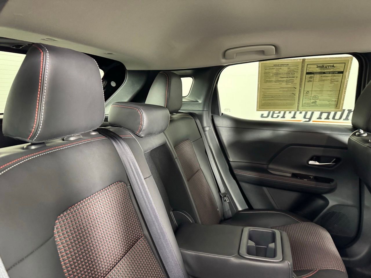 Used 2025 Nissan Kicks SR FWD image 40