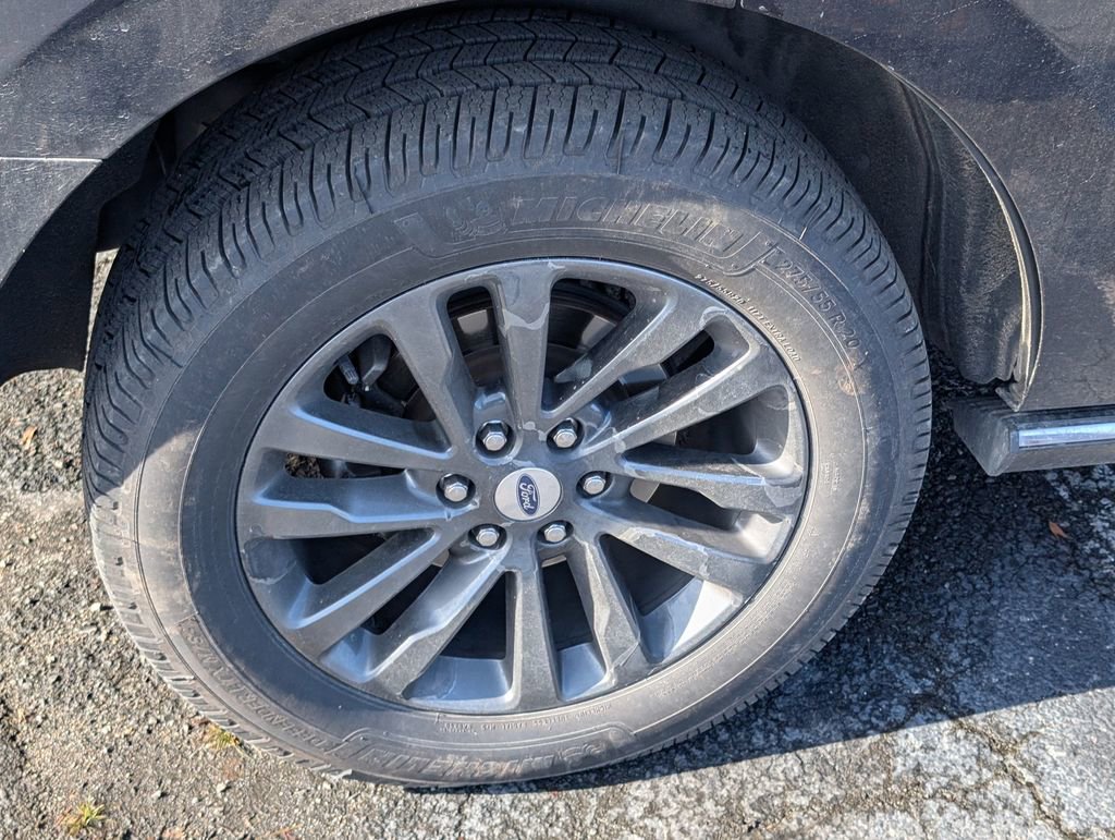 Used 2021 Ford Expedition Limited image 24