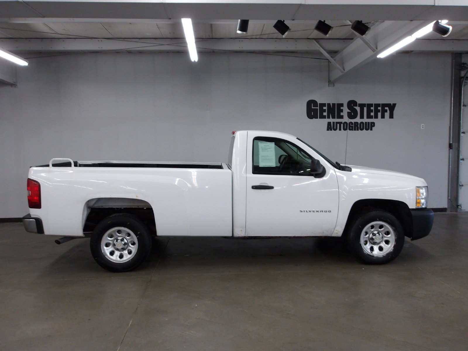 Used 2011 Chevrolet Silverado 1500 W/T RWD image 3