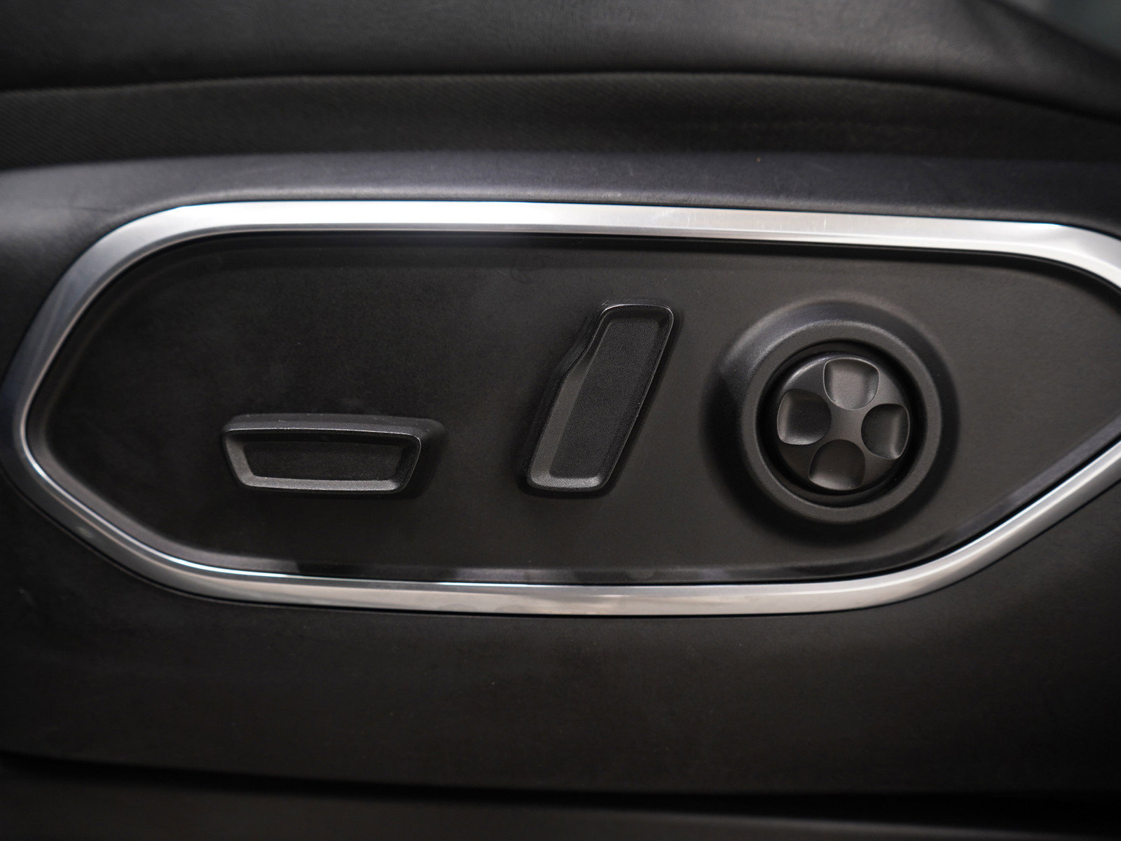 Used 2023 Jeep Wagoneer L Series II w/ Premium Group I image 24