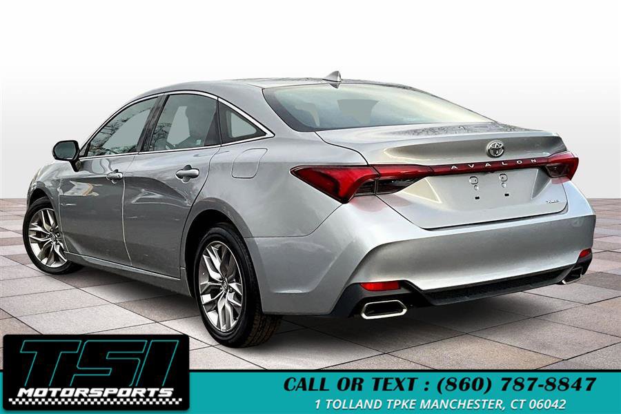Used 2019 Toyota Avalon XLE FWD image 13
