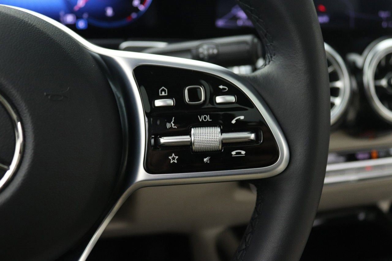 Certified 2022 Mercedes-Benz GLB 250 image 15