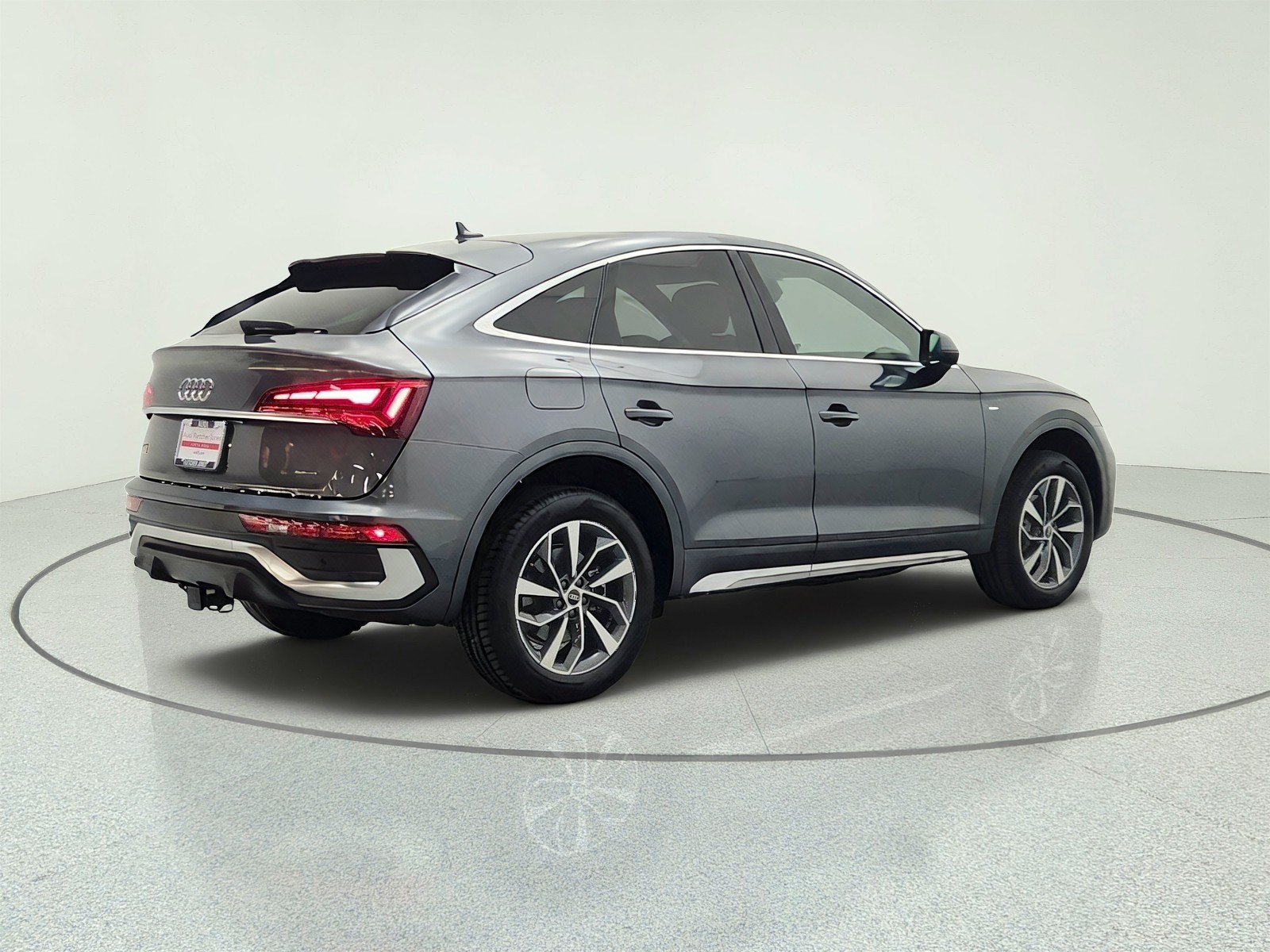 Used 2023 Audi Q5 2.0T Premium Plus w/ Premium Plus Package AWD/4WD image 5