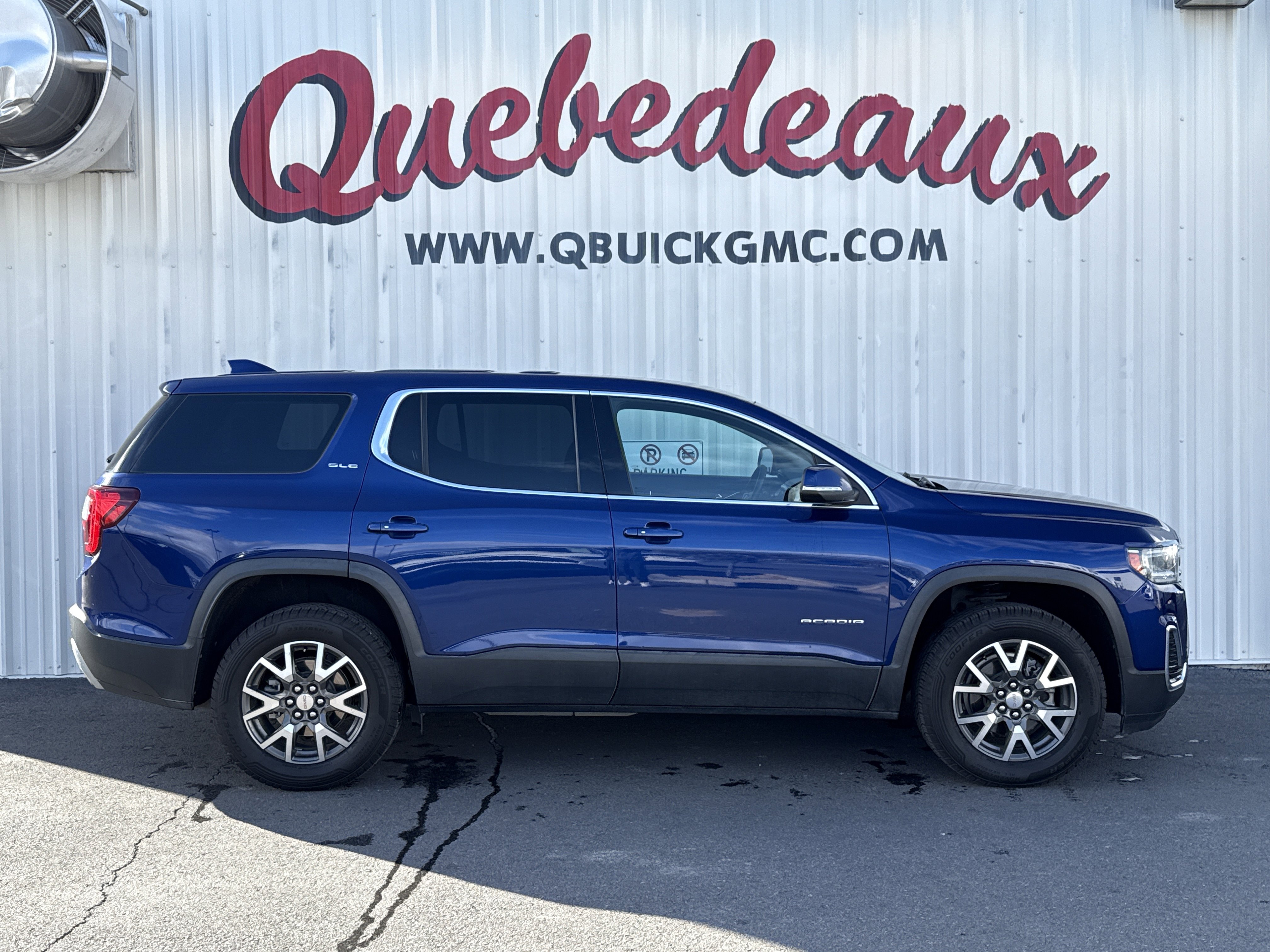 Used 2023 GMC Acadia SLE image 23