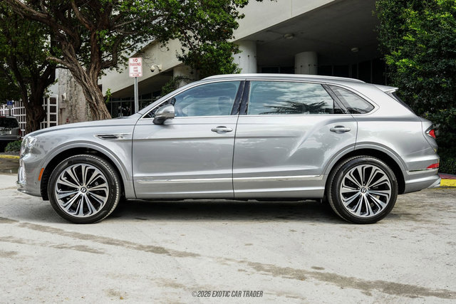 Used 2024 Bentley Bentayga Extended Wheelbase AWD/4WD image 3