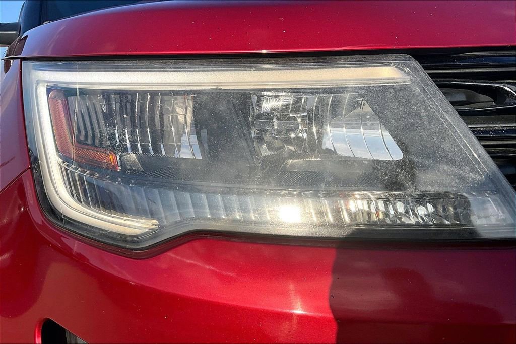 Used 2017 Ford Explorer Sport image 34