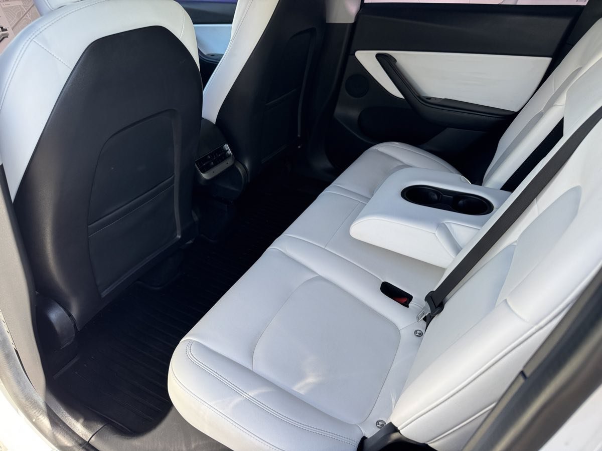 Used 2021 Tesla Model Y Long Range AWD/4WD image 22
