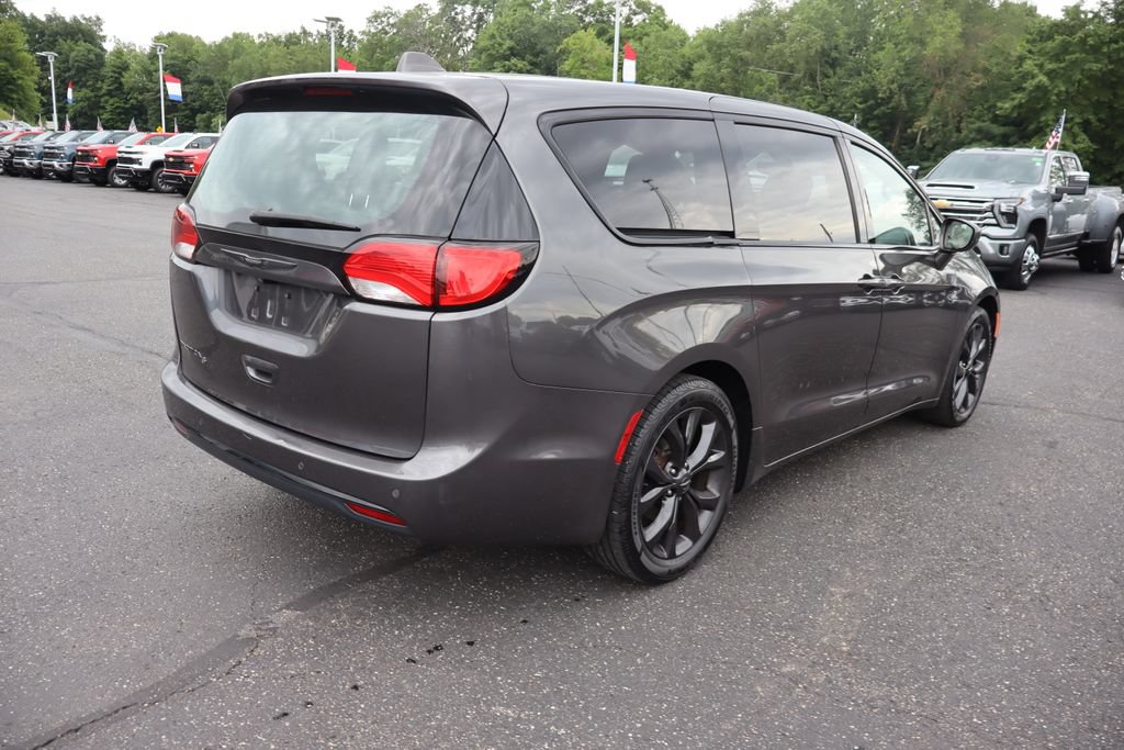 Used 2018 Chrysler Pacifica Touring Plus w/ S Appearance Package FWD image 37