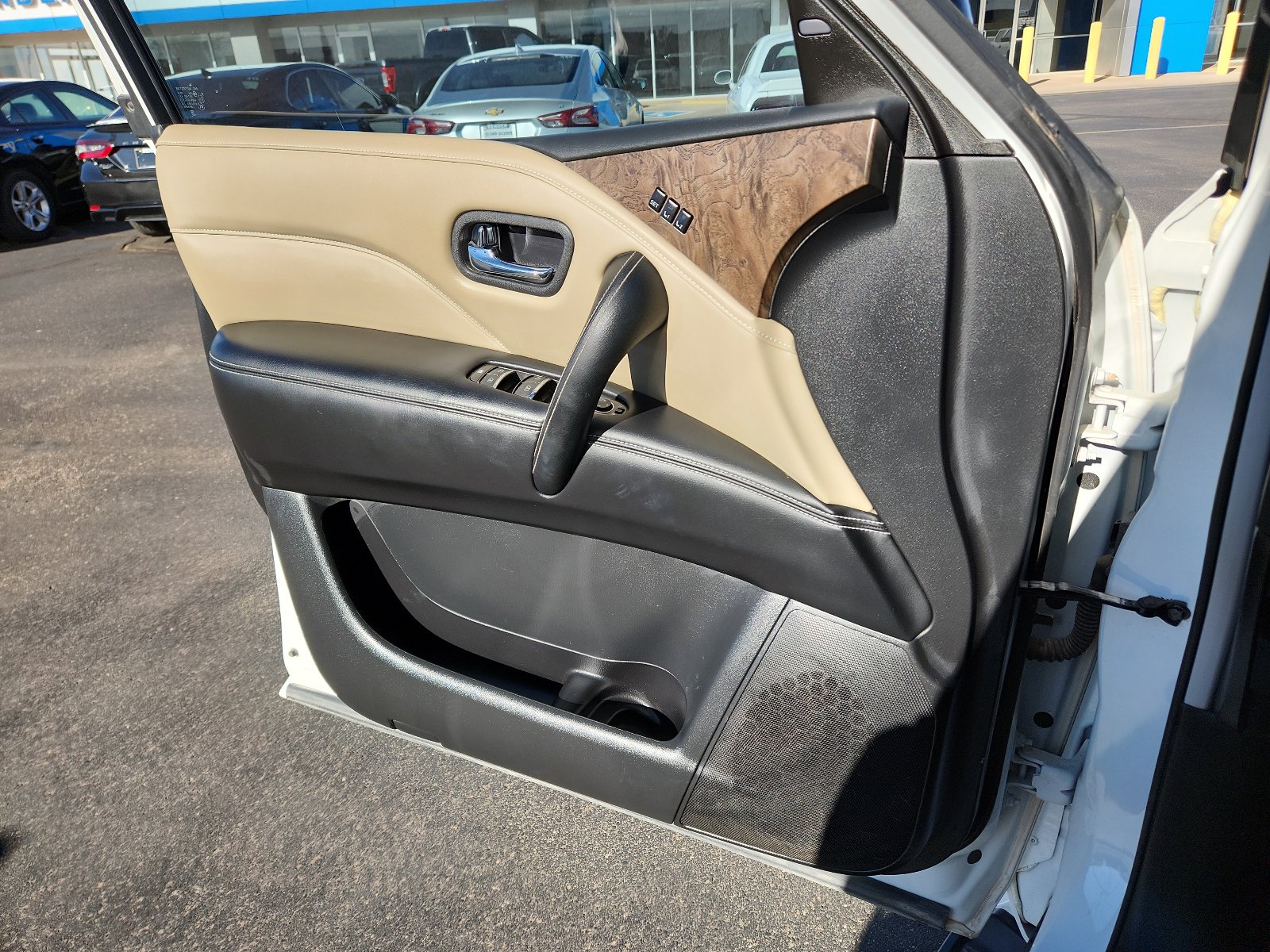 Used 2022 INFINITI QX80 Premium Select w/ Cargo Package image 17