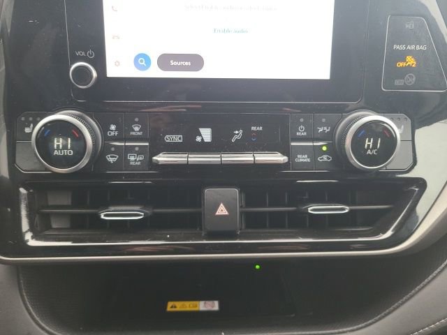 Used 2024 Toyota Highlander XLE image 29