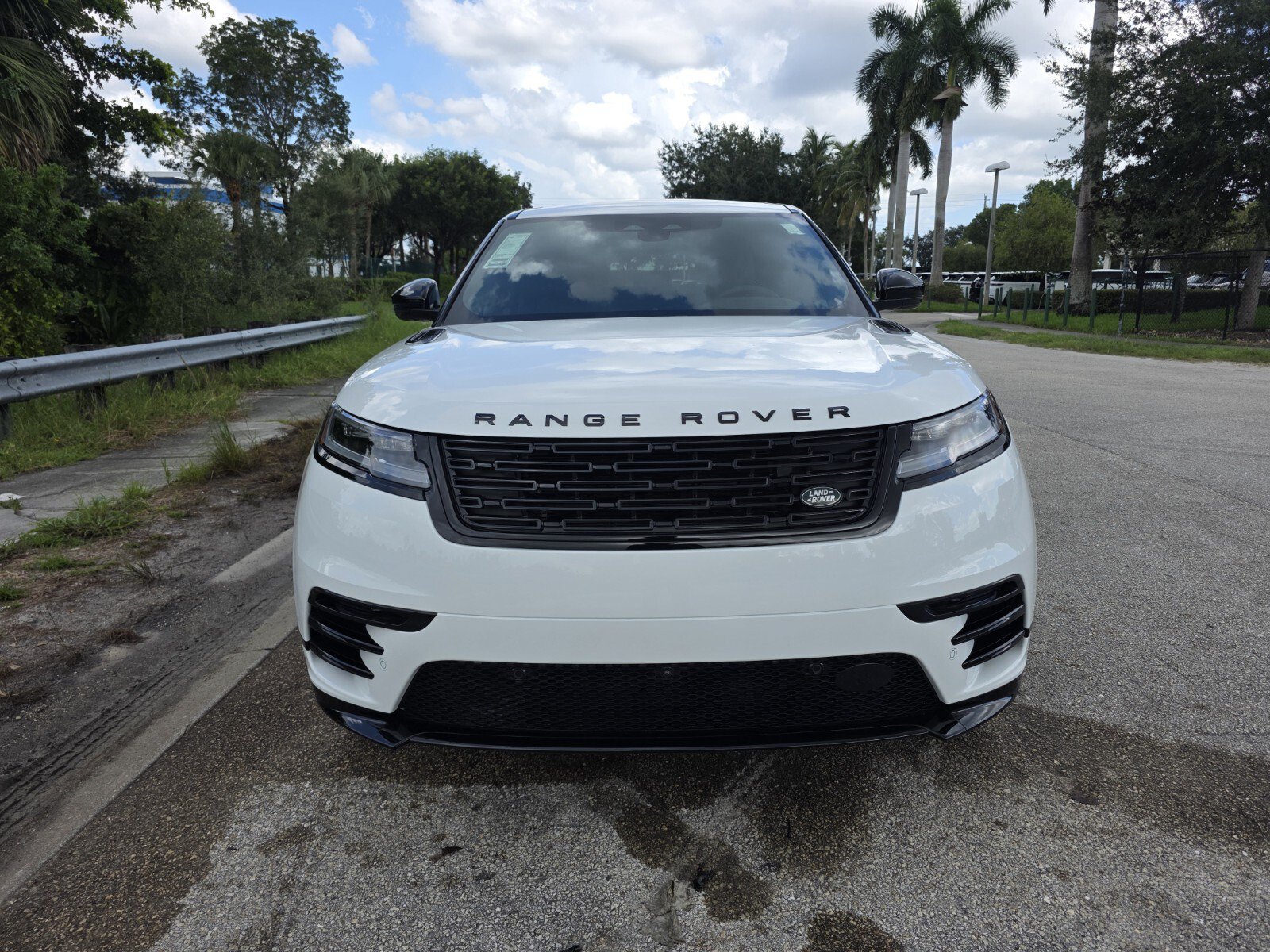 New 2026 Land Rover Range Rover Velar Belgravia AWD/4WD image 8