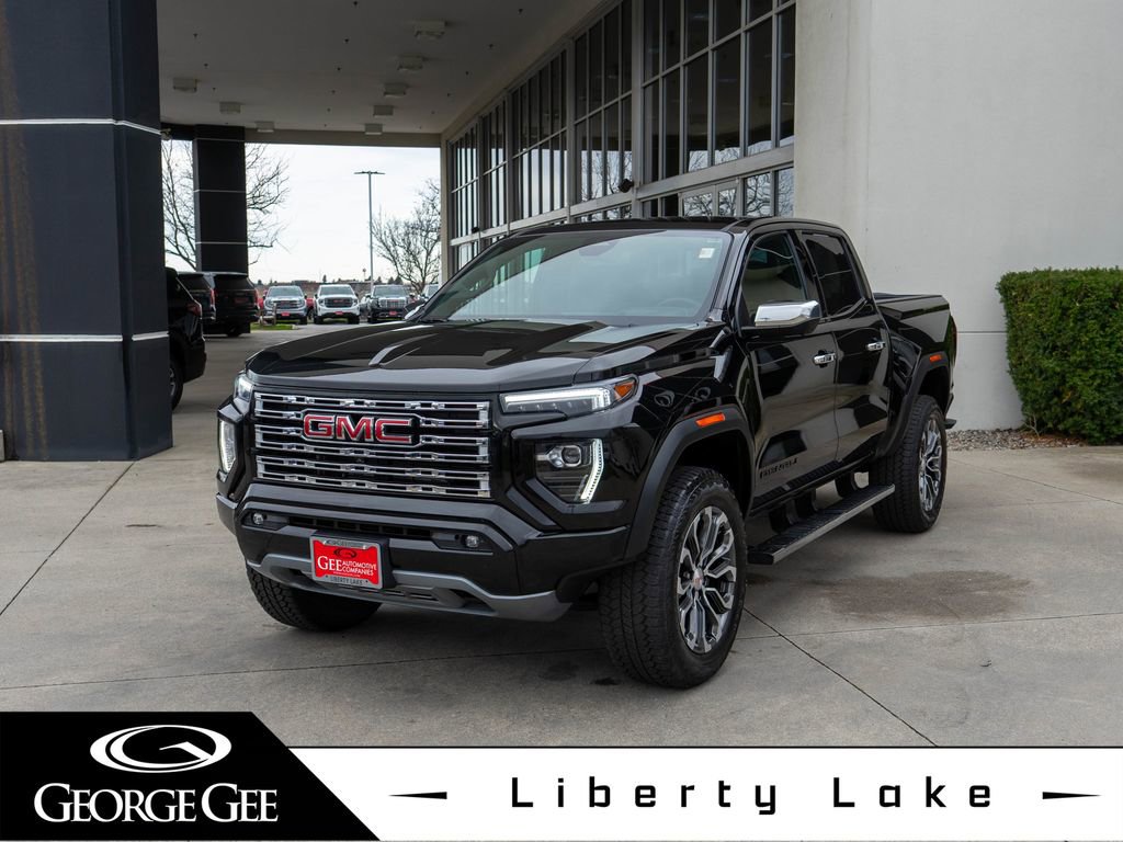 Used 2023 GMC Canyon Denali image 3