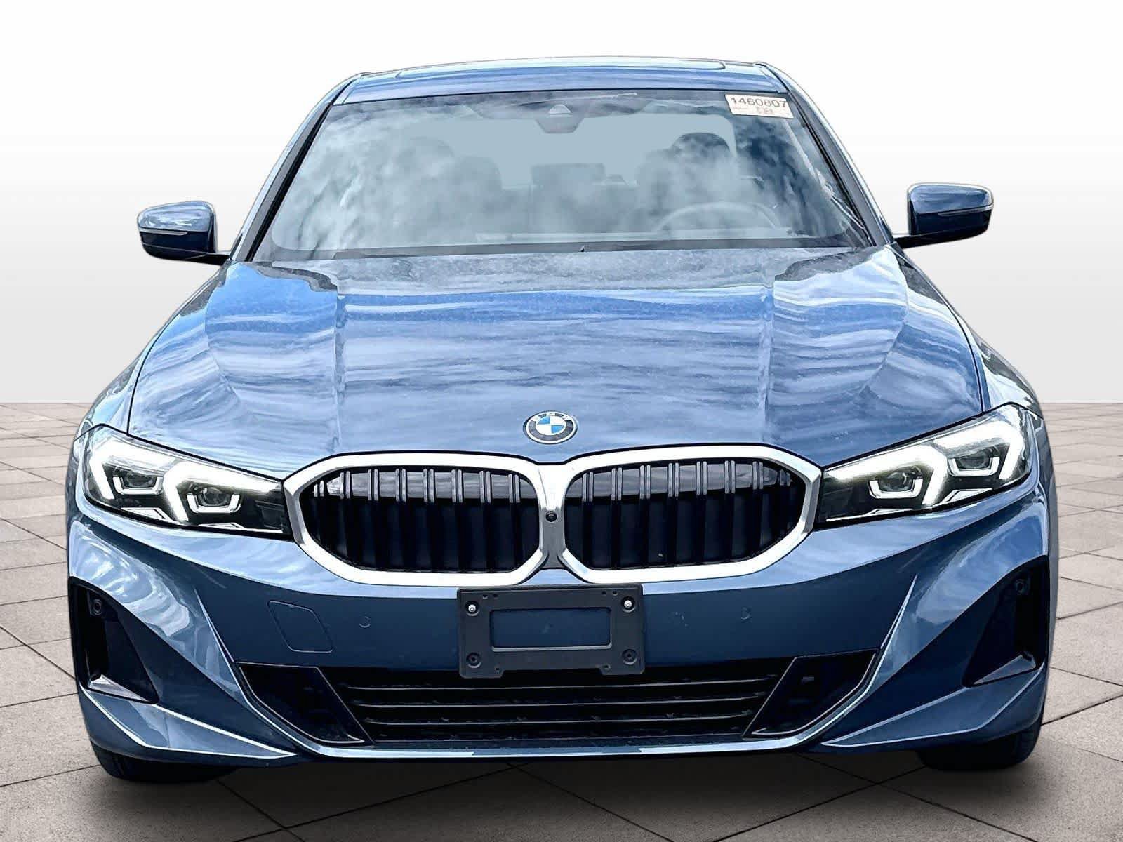 Used 2025 BMW 330i Sedan w/ Premium Package RWD image 2